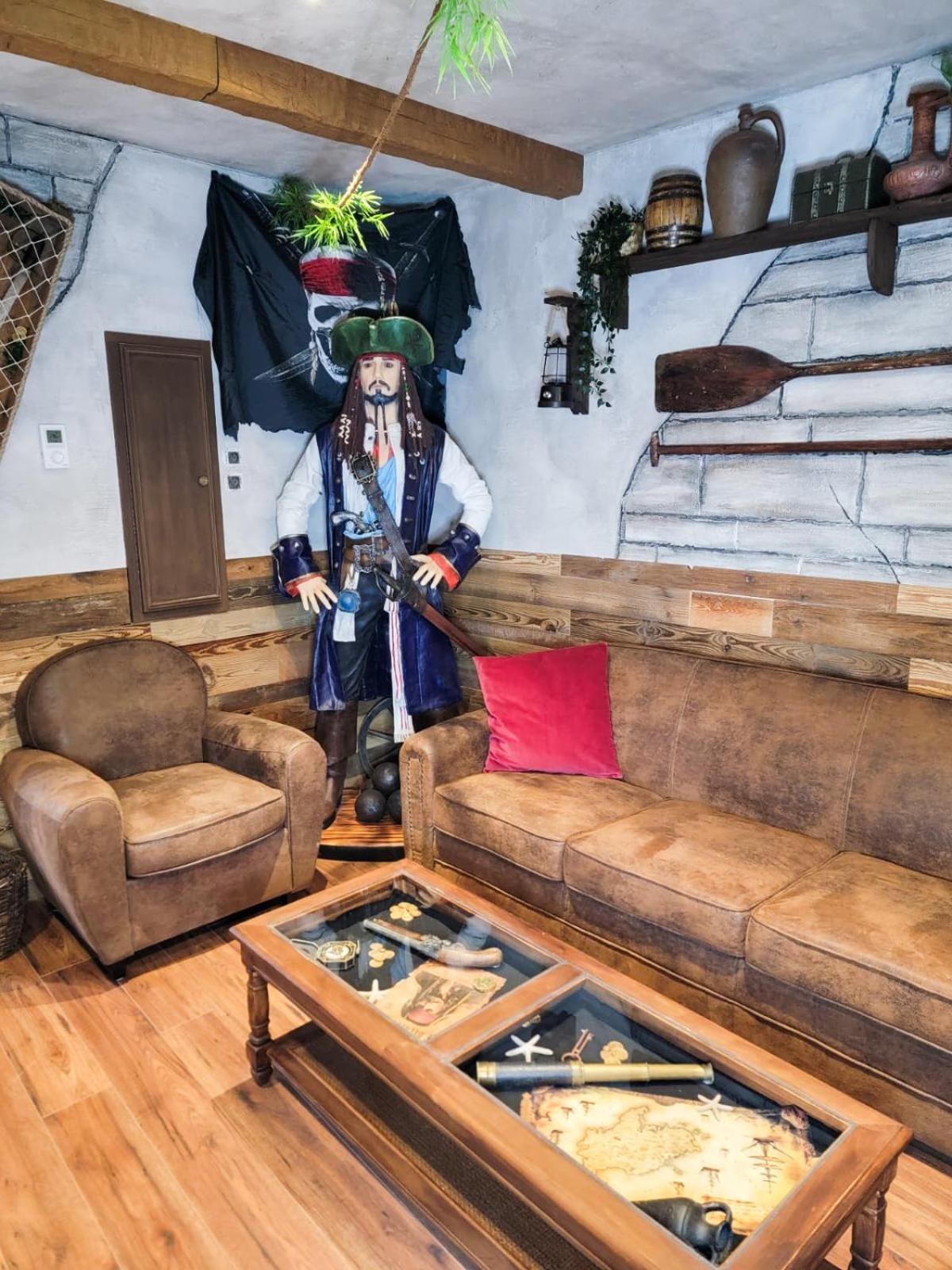 Le Repaire Des Pirates Logement Magique Sainte-Croix-en-Plaine Kültér fotó